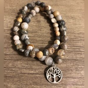 Multi stone and bead stretch bracelet